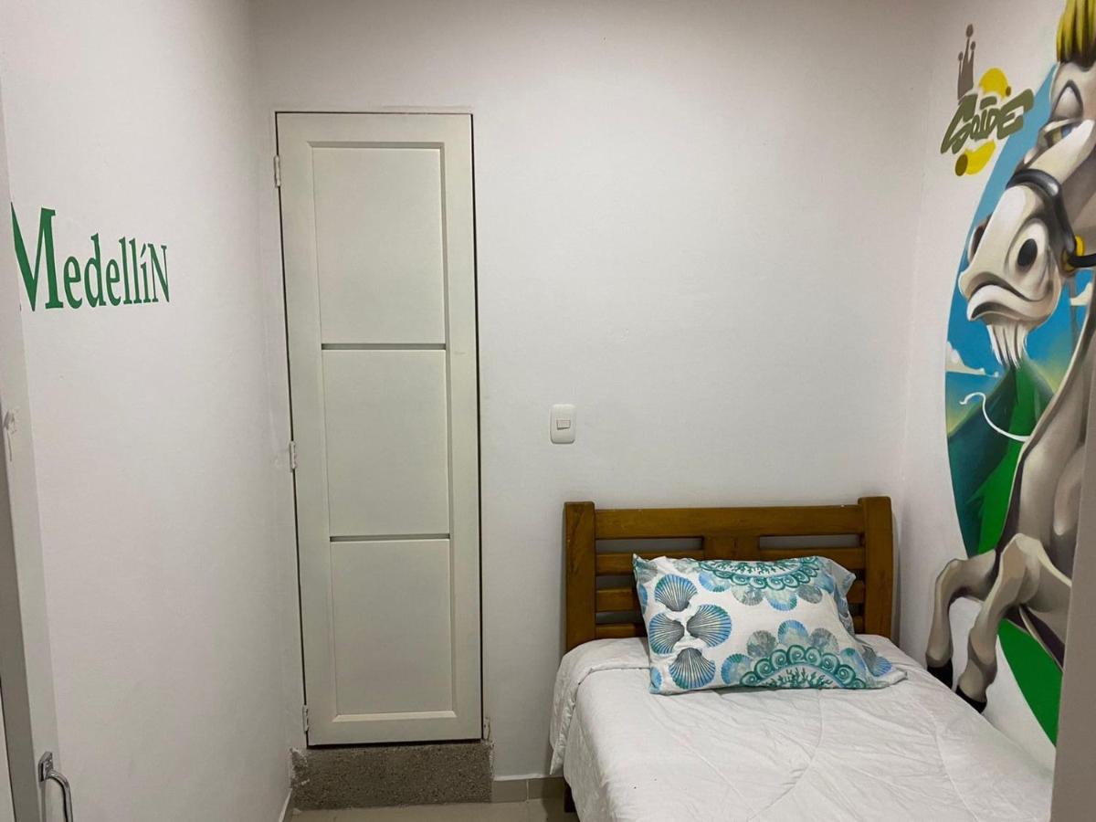 The Mural Hostel Богота Экстерьер фото